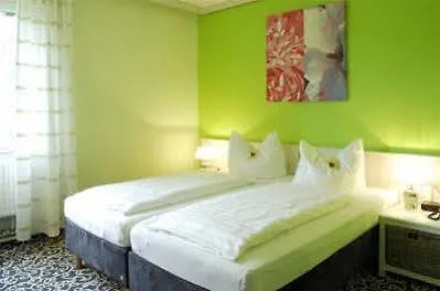 Waldkur Szálloda Leer